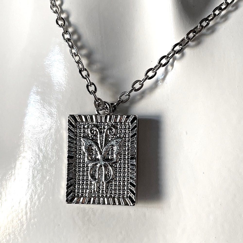 15% off 3+ l Butterfly Necklace l Silver l Fashion l New